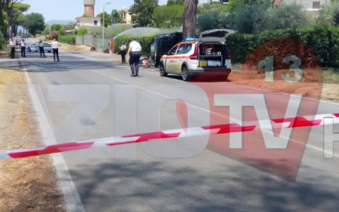 Tragedia sull’Appia, Suv contro un albero: morti un uomo e una donna. Le vittime sono Alessandro Alessandrini e Raffaella Bruni