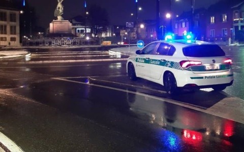 Tre patenti ritirate, due auto sequestrate e due denunce