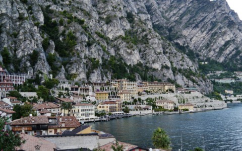 Turismo estate 2026, Confesercenti: “Aumentano i turisti ma diminuisce la spesa media individuale”