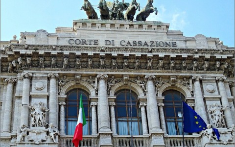 Uccise il figlio di due anni e mezzo mentre era in vacanza a Livorno: confermati 19 anni di reclusione