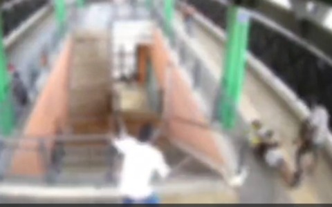 Ucciso in stazione, “il killer ha infierito sul corpo esanime”