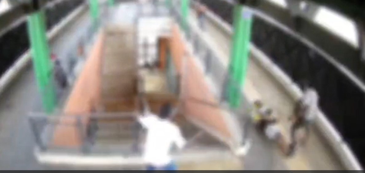 Ucciso in stazione, “il killer ha infierito sul corpo esanime”