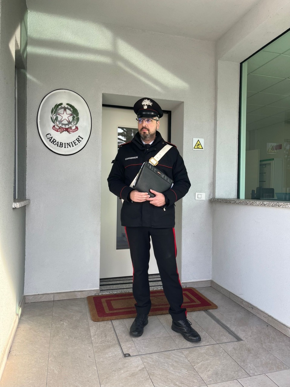 Usano una carta carburanti rubata: tre persone denunciate dai Carabinieri