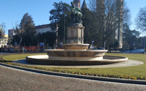 Vercelli, al via i lavori di riqualificazione della seconda parte di piazza Roma