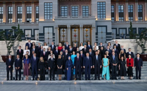 Vertice NATO: com’è andata la cena fra Meloni, Trump e gli altri leader