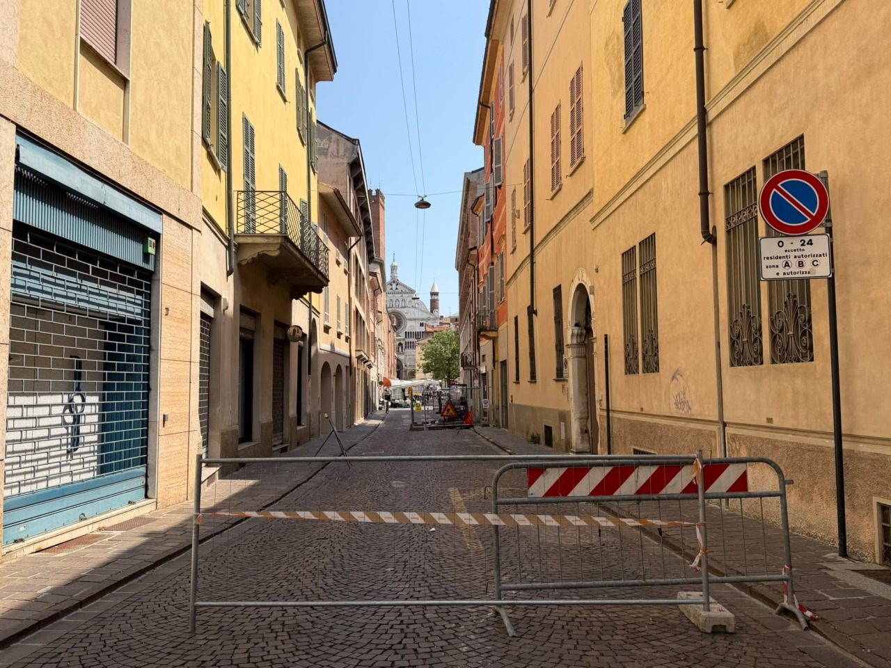 Via Ala Ponzone riapre parzialmente dopo la fuga di gas