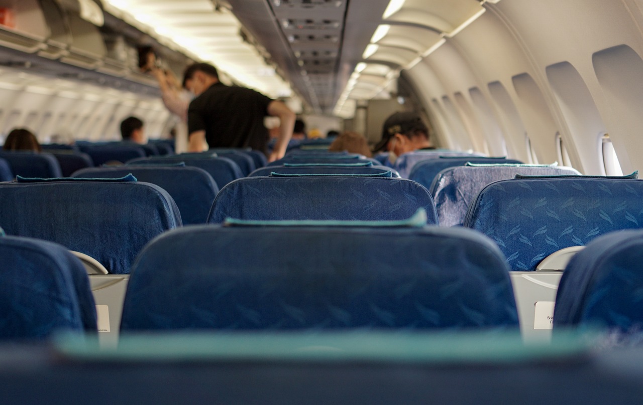Viaggi estivi e gambe gonfie: come ridurre pesantezza e fastidi durante gli spostamenti