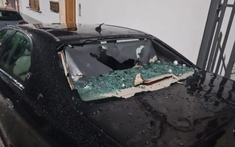 Violenta grandinata a San Benedetto. Auto danneggiate e feriti. La conta dei danni, il Comune: “Ora lo stato di emergenza”