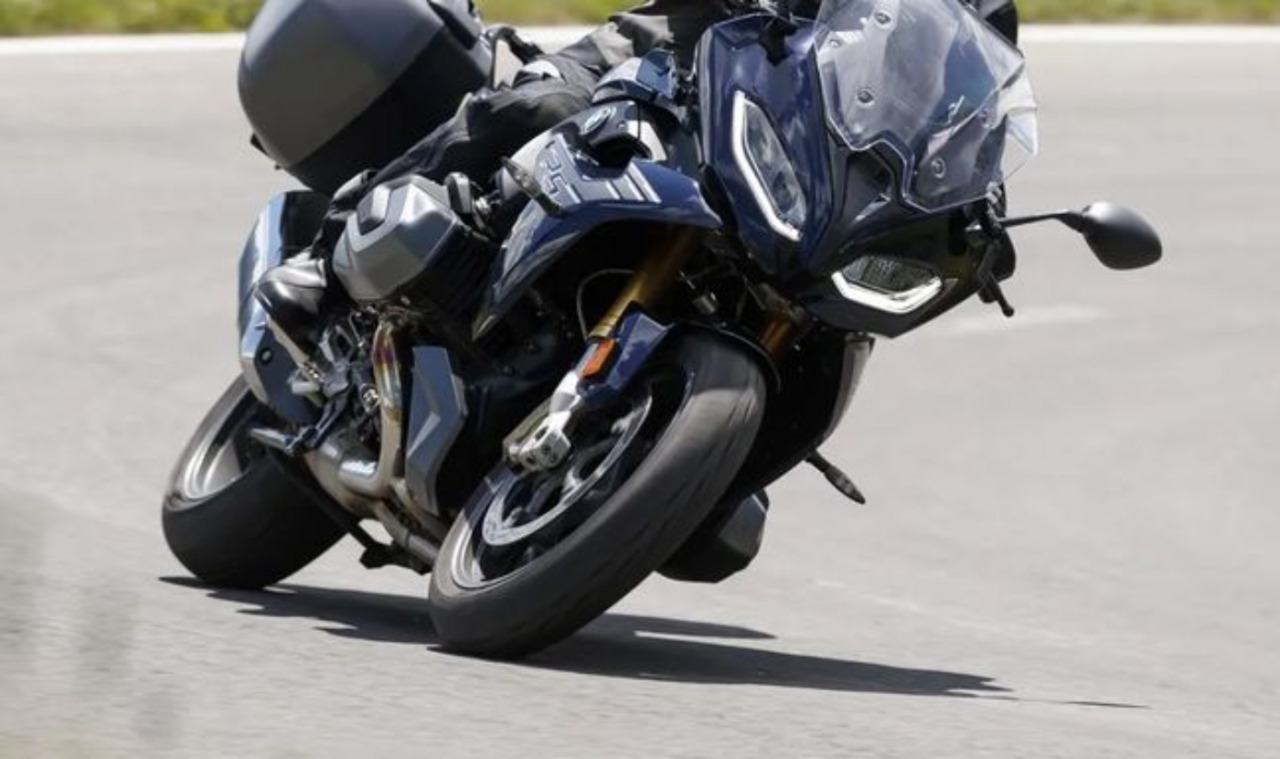 Violento incidente a Mede sulla SP194, motociclista 65enne grave in ospedale