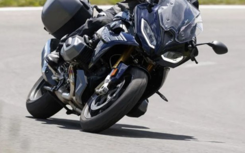 Violento incidente a Mede sulla SP194, motociclista 65enne grave in ospedale