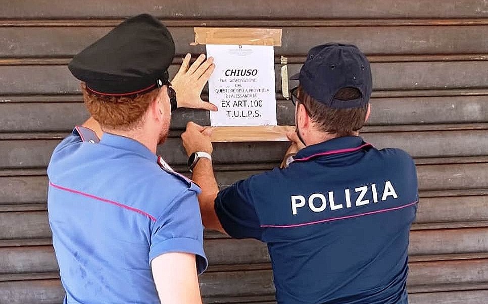 Violenza dentro e fuori dal locale: chiuso per 7 giorni un bar del centro di Casale Monferrato