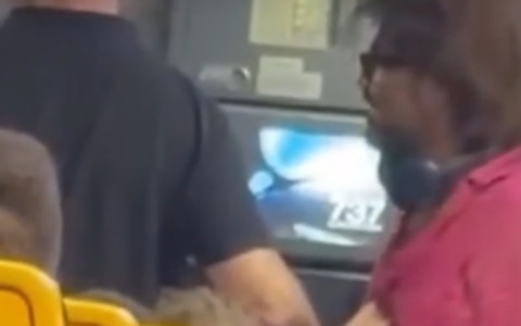 Volo Brindisi-Bergamo: Francesco Renga fatto scendere dall’aereo prima del decollo