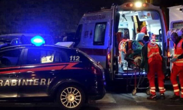 Accoltellato per strada, finisce in ospedale in condizioni serie