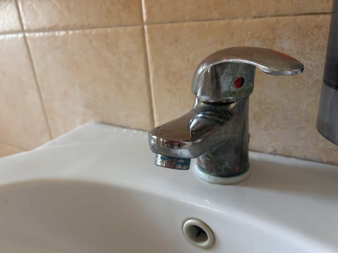 Acqua, tra caldo e disservizi. Intervento dei sindacati e segnalazioni dei cittadini