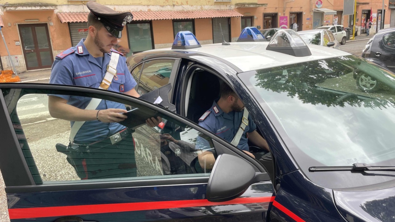 Aggredisce la ex compagna sotto casa, arrestato 38enne