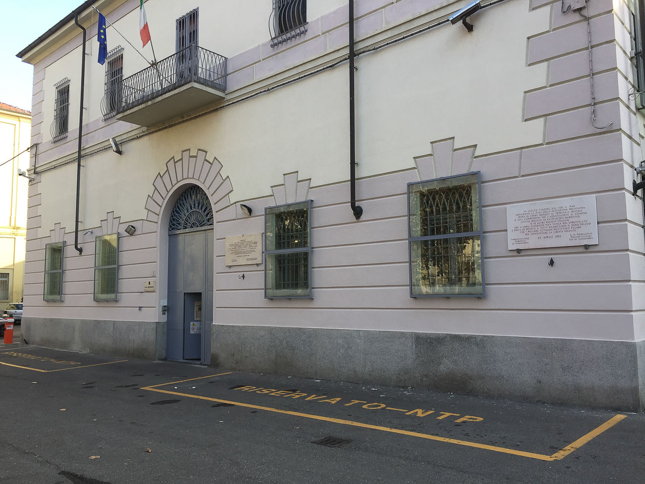 Aggressione nel carcere Cantiello e Gaeta di Alessandria: ferito un agente con una testata