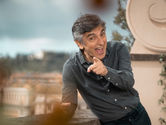 Cresce l’attesa per l’Arena del Mare BCC Roma, il 5 agosto si alza il sipario con Vincenzo Salemme. Parla Vincenzo Berti / L’INTERVISTA