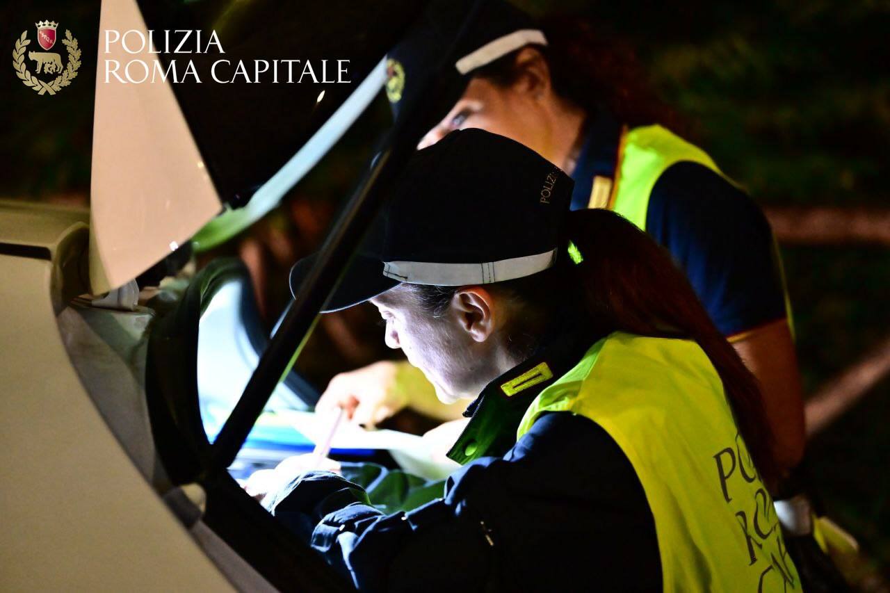 Auto investe padre e figlia, morto il papà 91enne