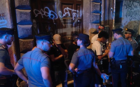 Blitz antidroga, 16 arresti e maxi sequestro di stupefacenti
