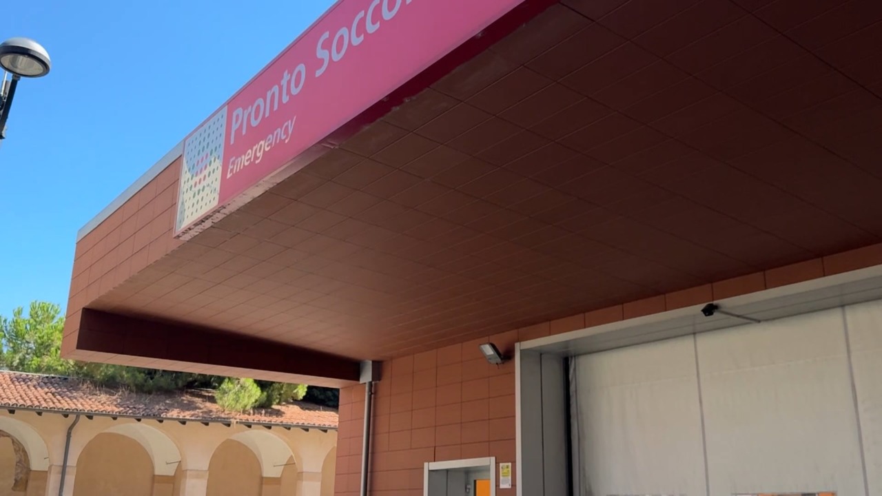 Calci a infermiera del pronto soccorso Sant’Orsola, 10gg di prognosi