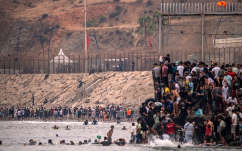 Ceuta, la Spagna torna a rispondere all’Italia: “Governo non all’altezza sui migranti”