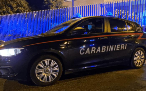 Colpo fallito alla gioielleria, ladri in fuga dopo l’allarme