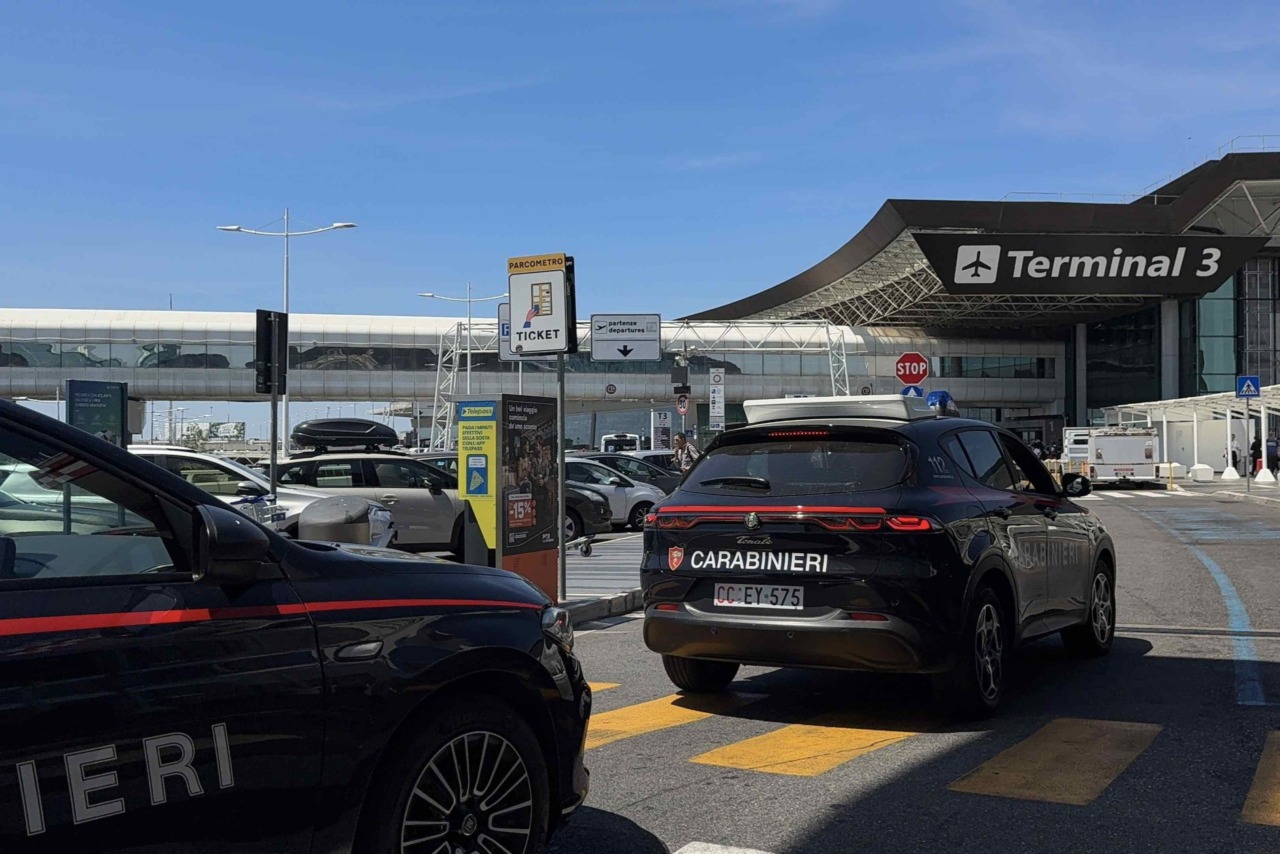 Controlli all’aeroporto: due denunce e dieci sanzioni per ncc abusivi