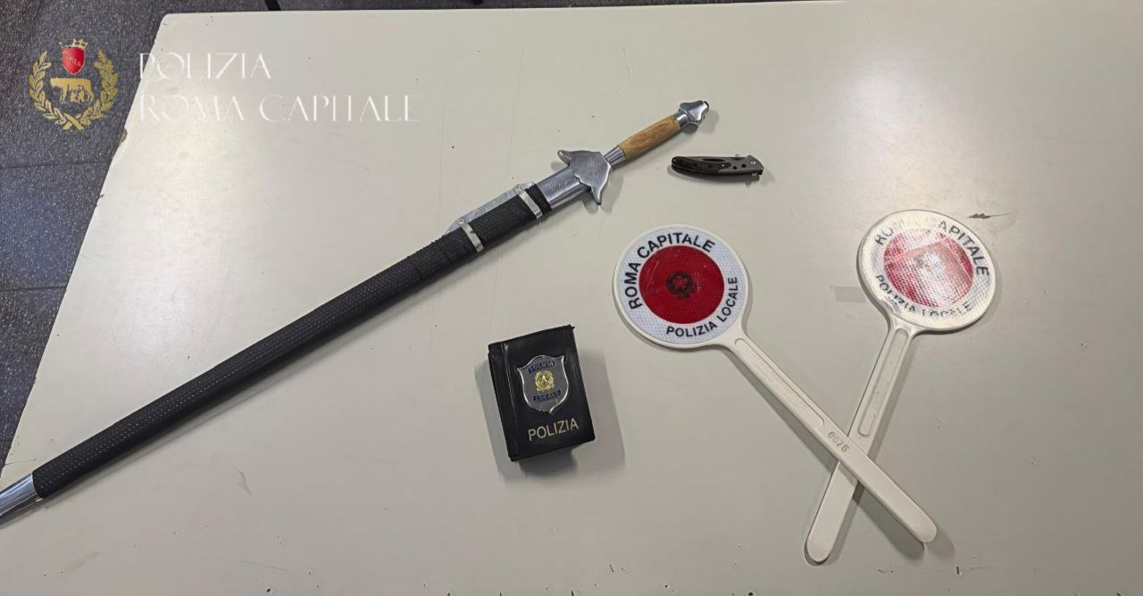 Controlli della Polizia Locale, fermata un’auto rubata con armi a bordo