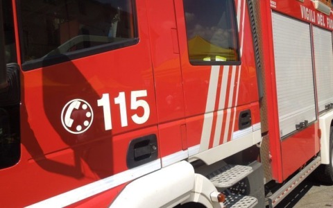 Crolla parte del soffitto di un supermercato di Ovada: nessun ferito