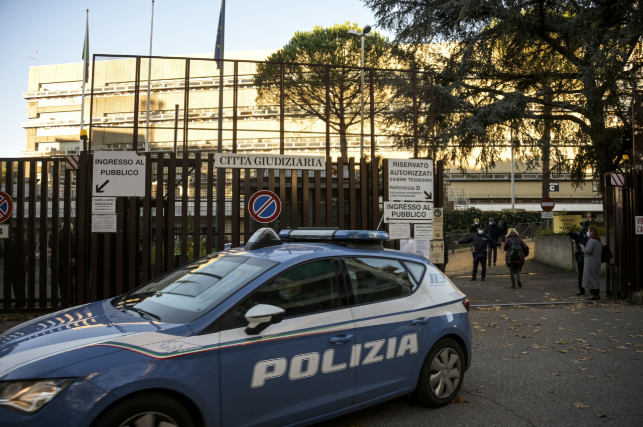 Dai container al chiosco bar, sigilli alle strutture del Parco di Caracalla