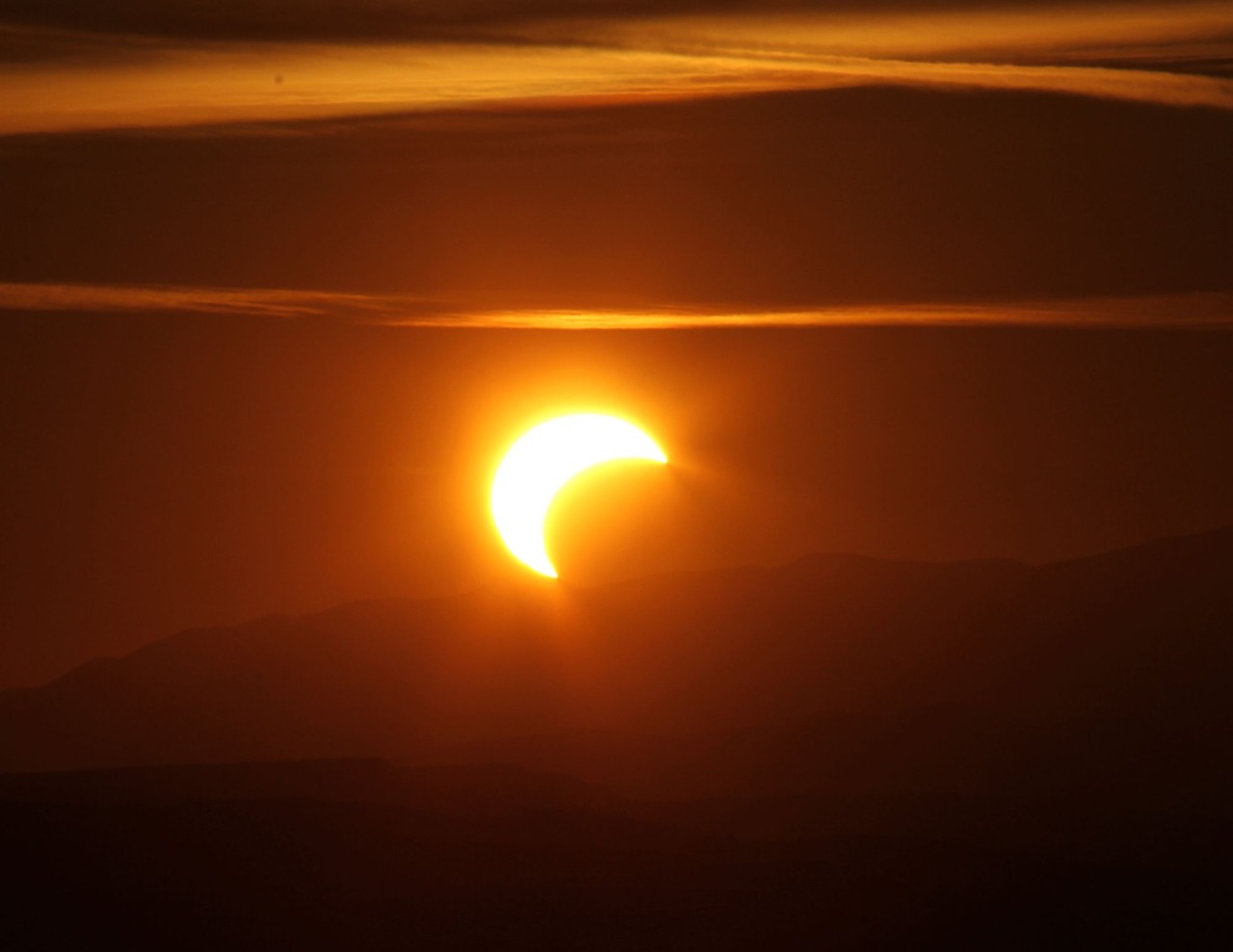 Eclissi parziale, in Toscana il picco prima del tramonto