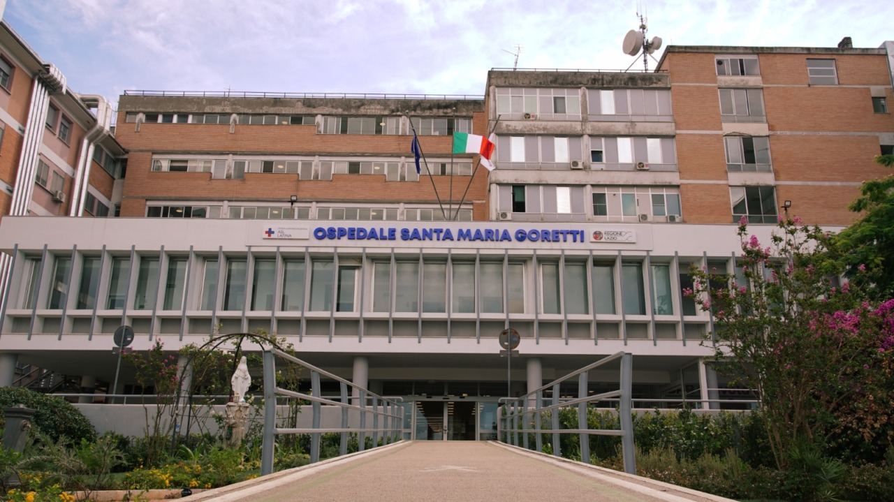 Festa in spiaggia con alcol e droga sul lungomare, adolescenti in ospedale