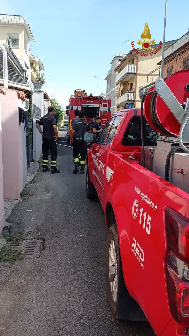 Fiamme in un’abitazione alla Romanina, morta una donna