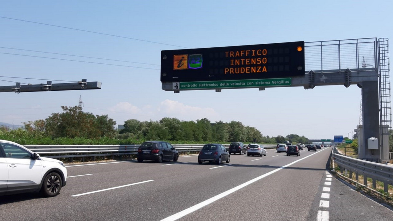 Fine settimana di esodo estivo da bollino nero sulle strade, 26 milioni in viaggio
