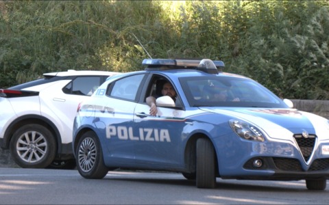Firenze, folle fuga in scooter dalla polizia: arrestato