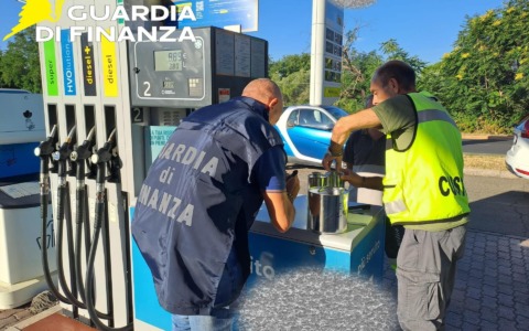 Frode in commercio, sequestrati oltre 4.000 litri di carburante