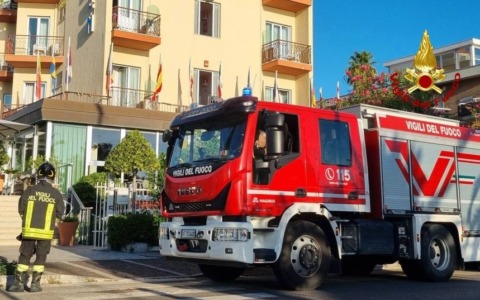 Grottammare. Principio d’incendio in un hotel, Vigili del Fuoco sul posto