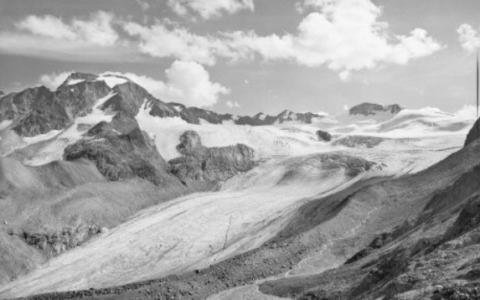 Il ghiacciaio restituisce l’attrezzatura persa nel 1963