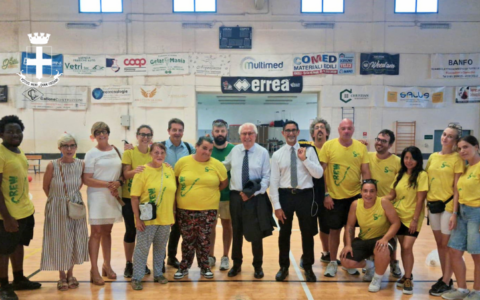 Il sindaco Scheda in visita al Centro estivo comunale di Vercelli in occasione della festa conclusiva