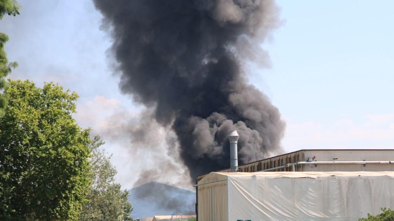 Incendio in uno stabilimento industriale