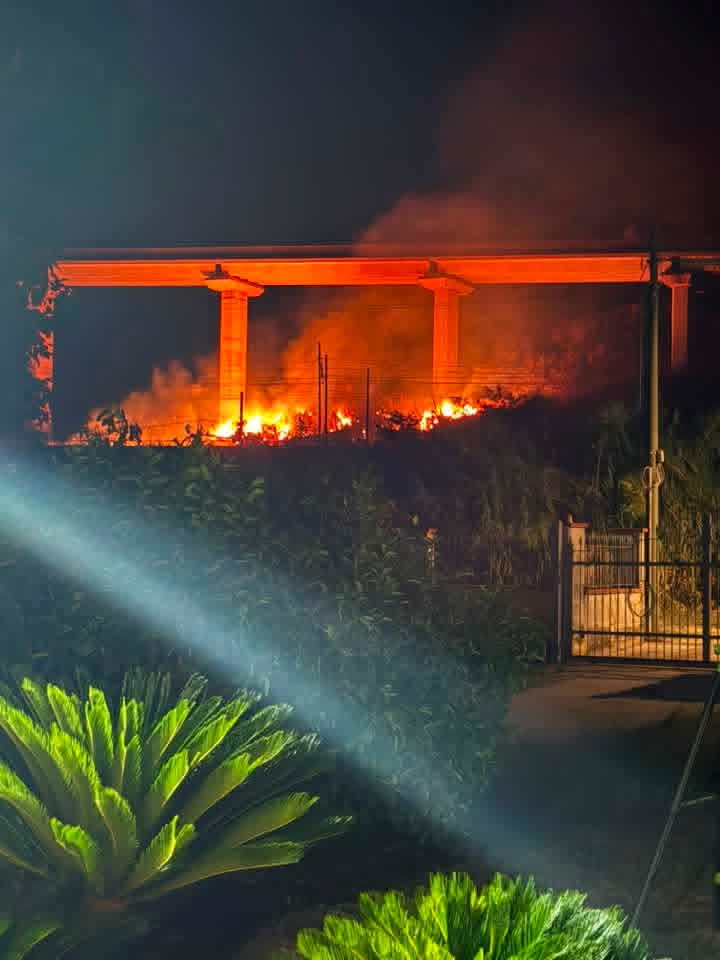 Incendio sulle montagne di Sonnino. Vigili del Fuoco al lavoro / VIDEO