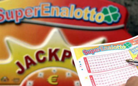 La maxivincita al SuperEnalotto a Lodi poi la morte: la seconda moglie eredita la fortuna ma deve pagare l’ex