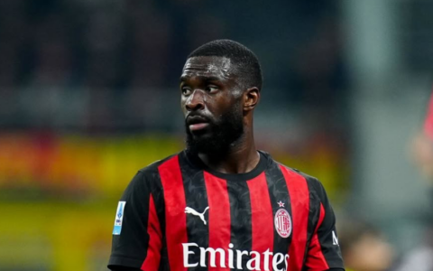 L’Aston Villa punta anche Tomori: ecco la richiesta del Milan