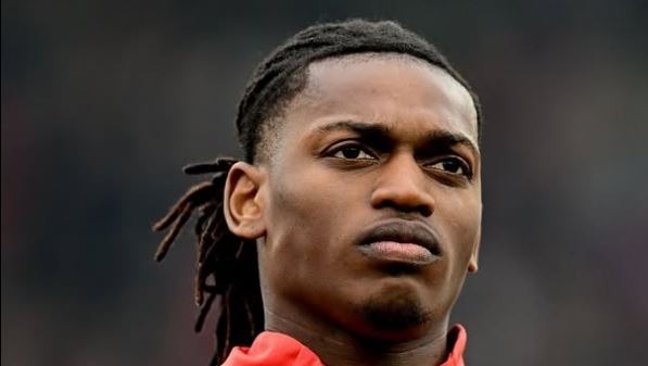 Leao, scelta finale: Galatasaray o Aston Villa per l’addio al Milan