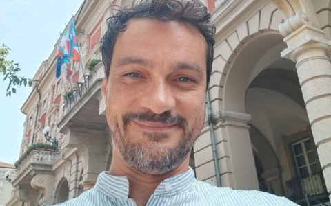Maurizio Pellegrino lascia il Consiglio comunale di Alessandria: nuovo incarico professionale all’estero