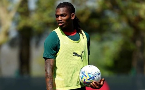 Milan, stallo tra Leao e l’Aston Villa: il portoghese non apre