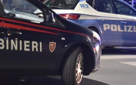 Minaccia di morte l’ex e tenta di aggredirla in caserma: arrestato 43enne