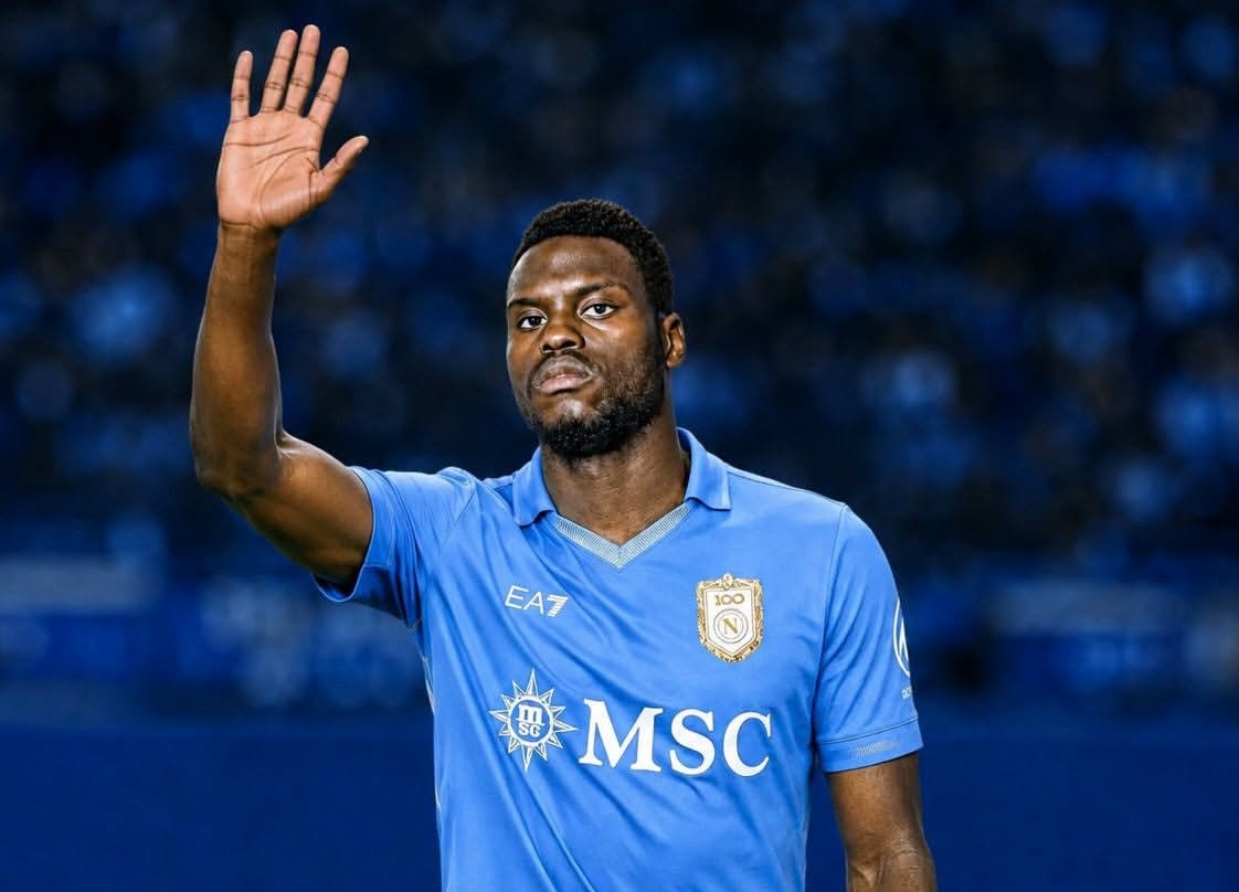 Napoli, Badiashile ha firmato: contratto fino al 2031