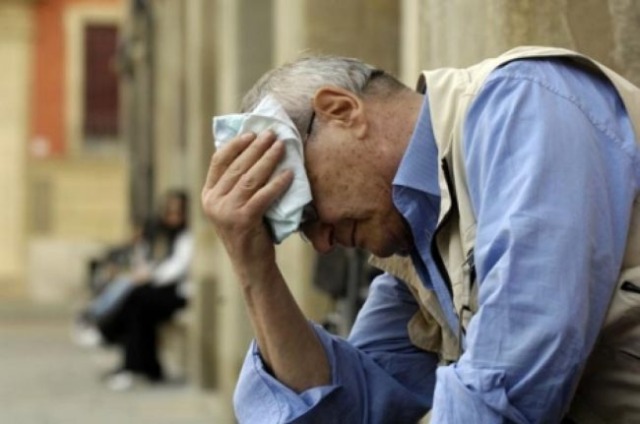 Oggi e domani bollino rosso per il caldo in Liguria