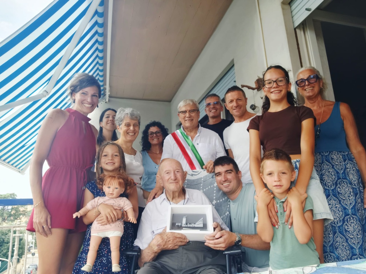 Per le 100 candeline di Gino De Marco arrivano gli auguri del Sindaco